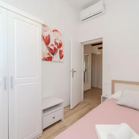 By Interhome Appartement *
